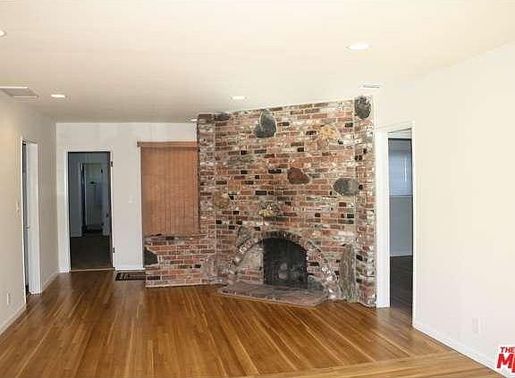2nd image of 16561 Gilmore St