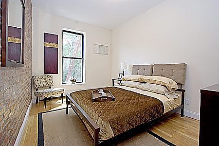 Large MB with 2 great closets