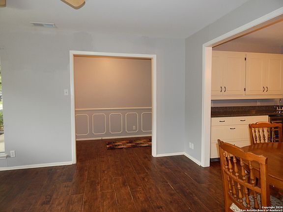 4th image of 706 Candleglo Dr