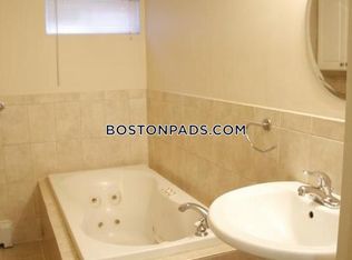 5 Dragon Ct #RIGHT, Woburn, MA 01801