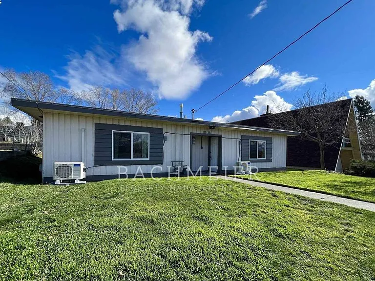 456 SE Cherry St — Photo 3