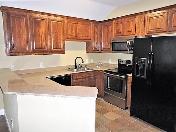 3809 Monica Ln — Photo 2