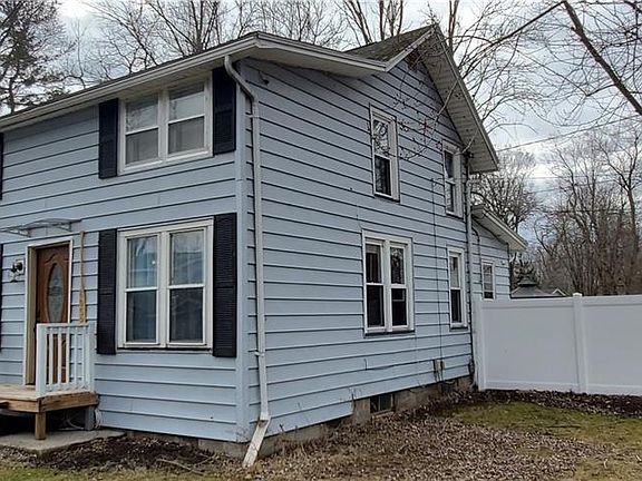 3rd image of 6052 Lakeview Cres