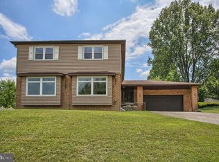 3711 Silverwood Dr, York, PA 17402
