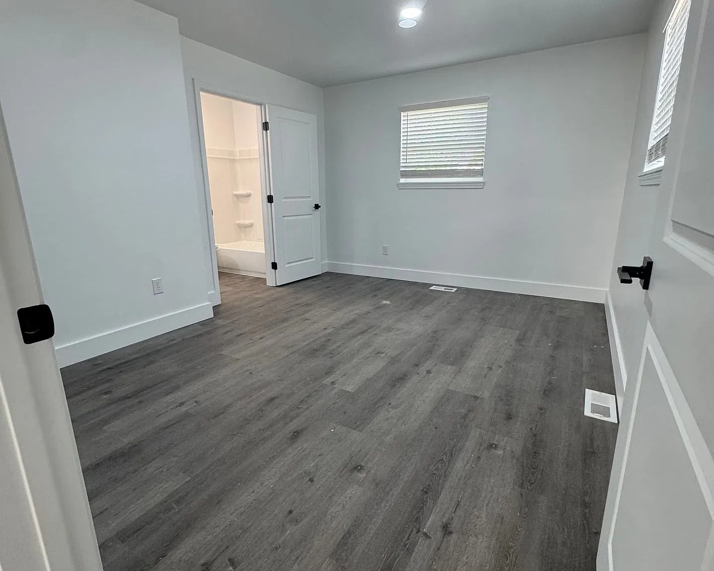 315 S Middle St — Photo 4