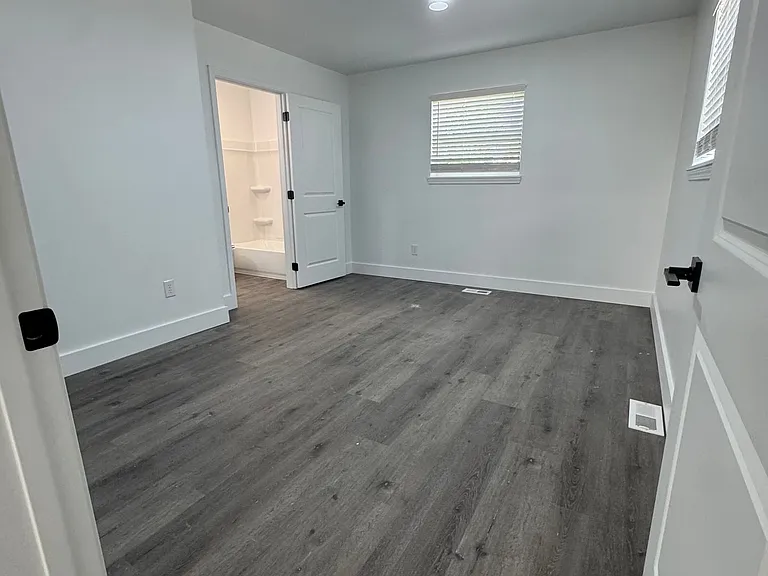 315 S Middle St #102 — Photo 3