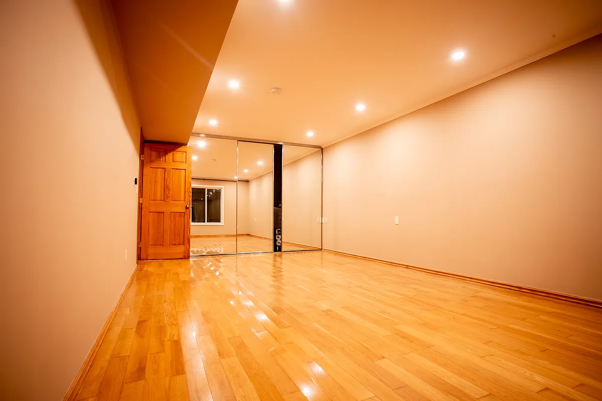 Building Photo - Palisades Dr