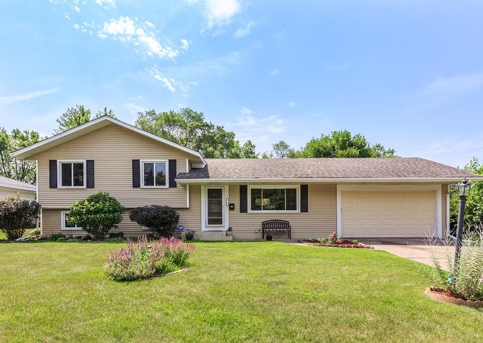 1st image of 4909 78th Ln N
