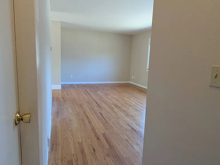 4050 Hollow Rd — Photo 17