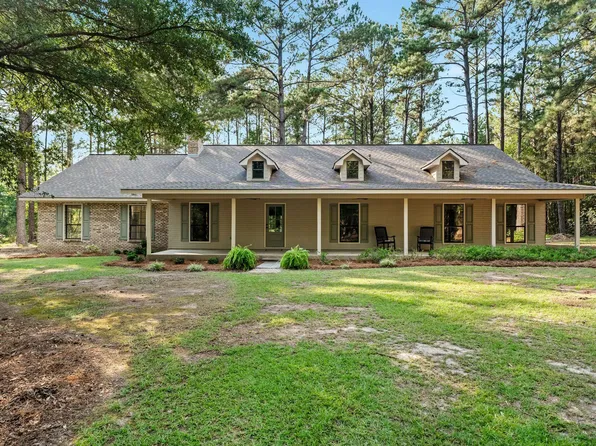 339 Old Schoolhouse Rd, Ellisville, MS 39437