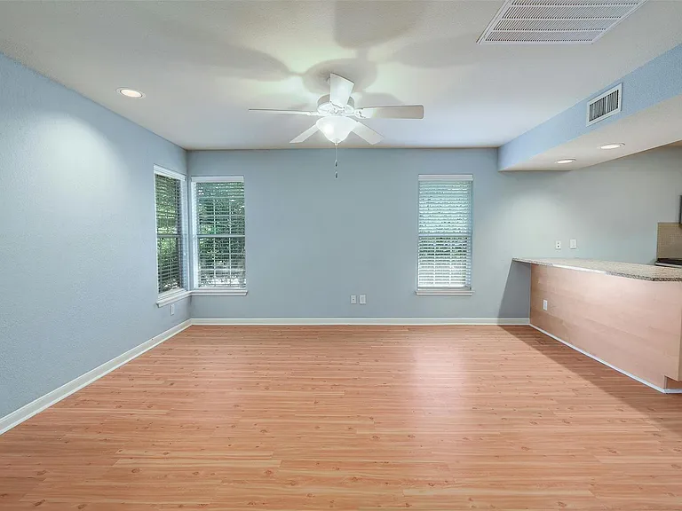 7685 Northcross Dr #624 — Photo 10