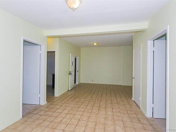 5th image of 828 Oneawa St APT C