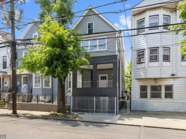 164 Parker St, Newark City, NJ 07104