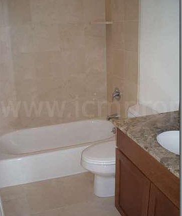 4th image of 1039 W Newport Ave APT 3