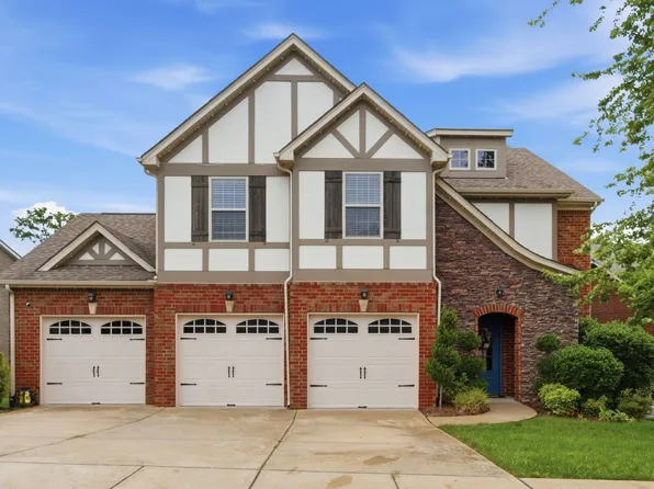 2214 Chaucer Park Ln, Thompsons Station, TN 37179