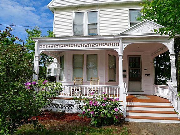 Front porch + door to unit 2