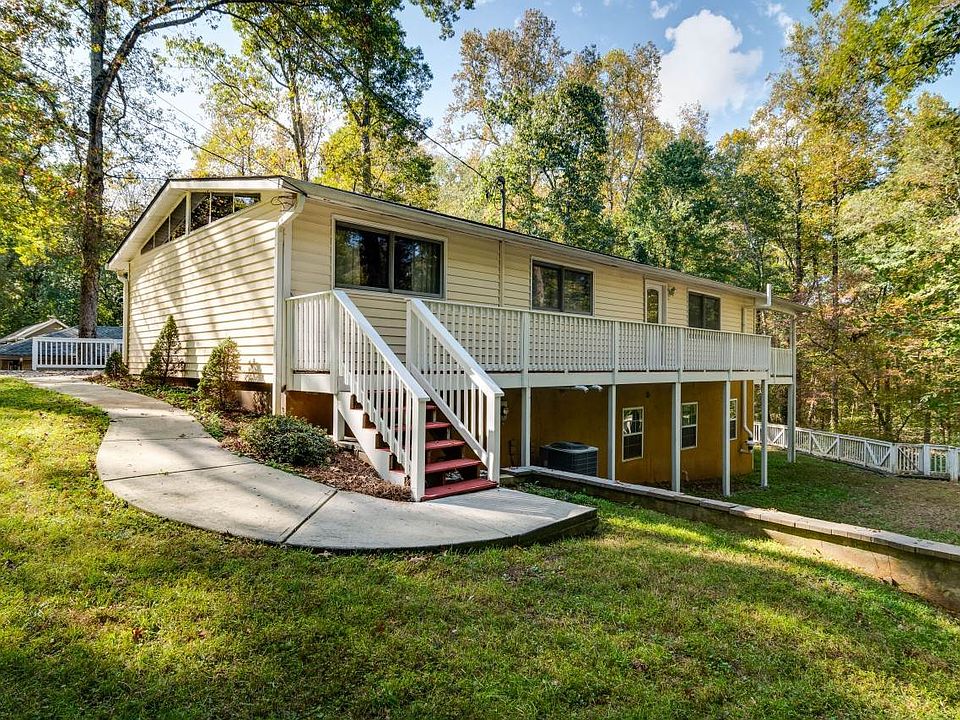 1st image of 3309 Lake Dr
