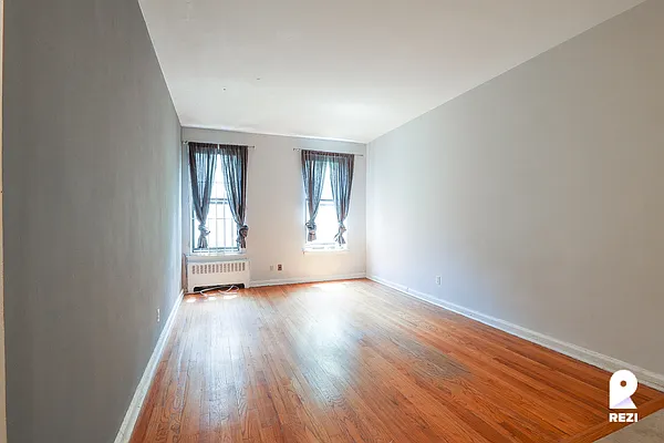 Rented by REZI | media 17