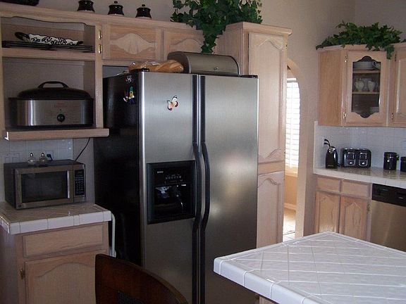 Kitchen pic 2.