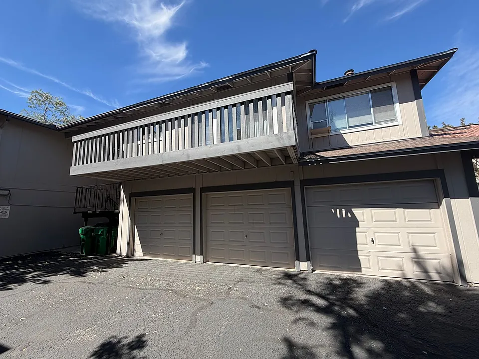 3075 Berrum Pl