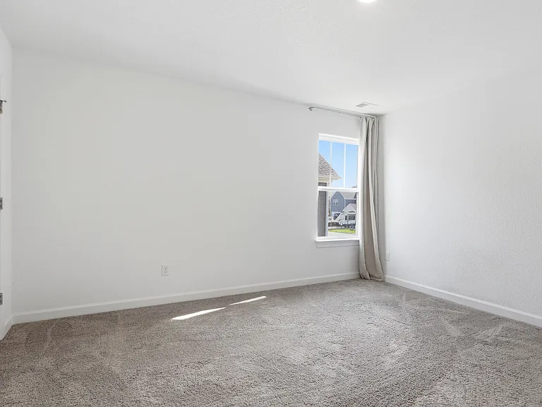 208 Ryker Rd E — Photo 23