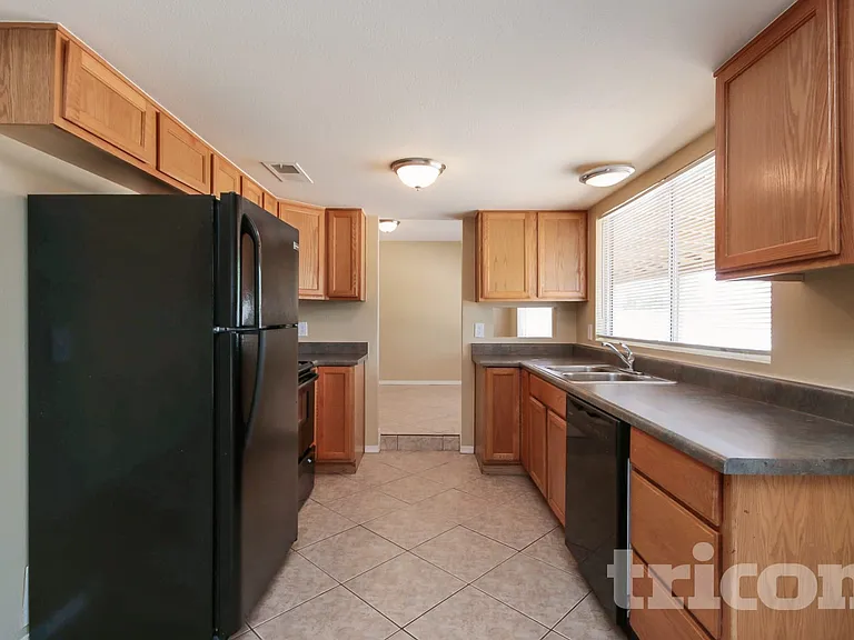 7334 W Carol Ave — Photo 9