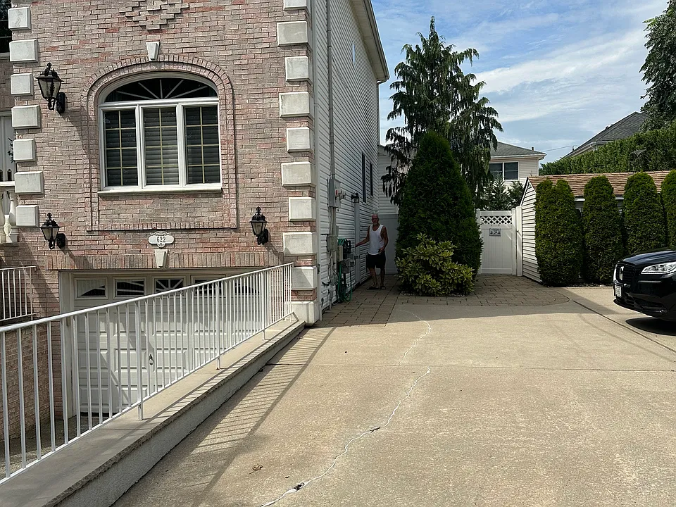 Rockaway St