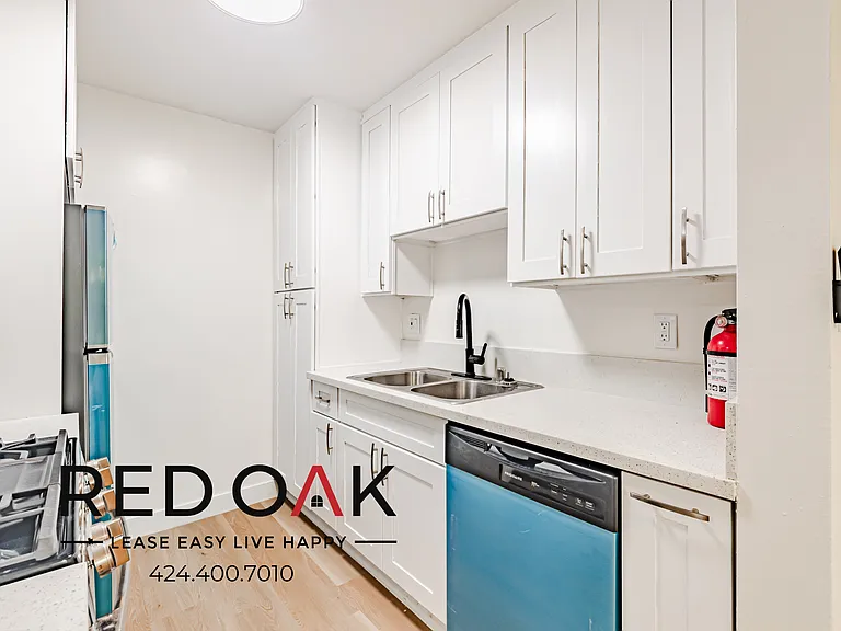 1333 N Kingsley Dr #10 — Photo 8
