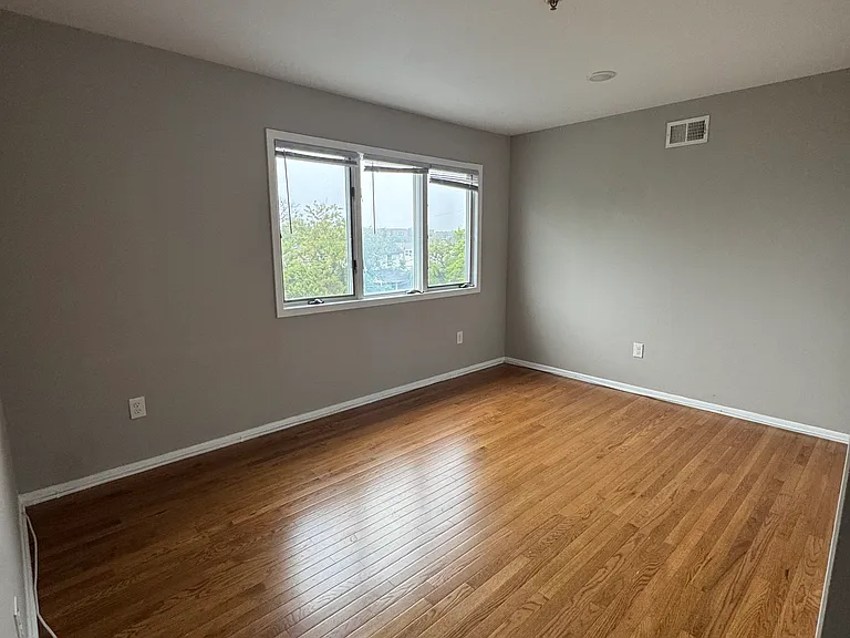 53 Dunbar Ave #3 — Photo 22
