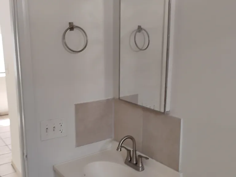 3233 W Melvin St #4 — Photo 17