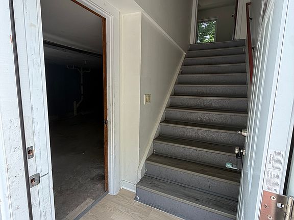 4th image of 138 Maple St