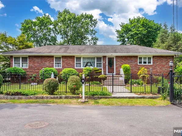 27 Colville Rd, Wayne, NJ 07470