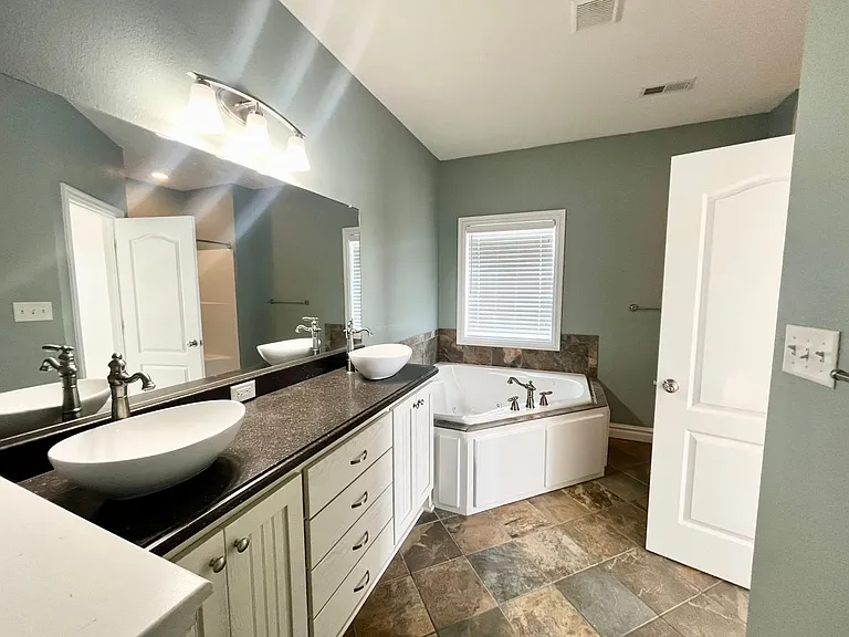 150 Travis Blvd — Photo 16