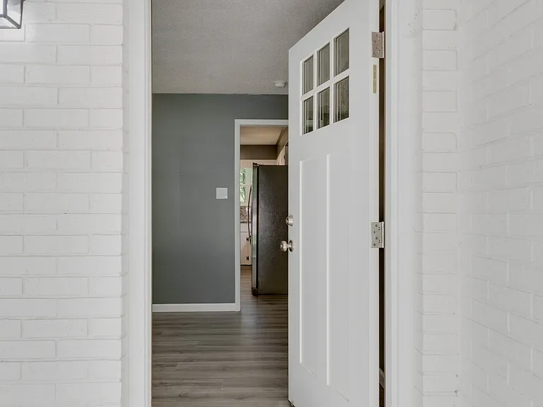 310 McDonald Dr — Photo 17
