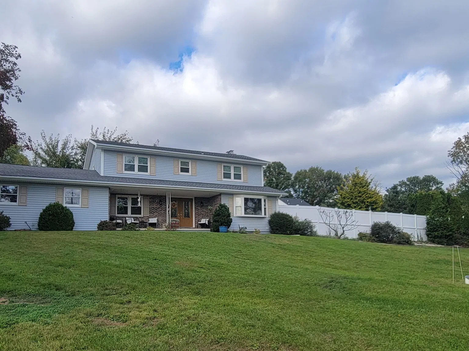 4 bed, 3.5 bath, 2628 sqft, $3,200 — Photo 2