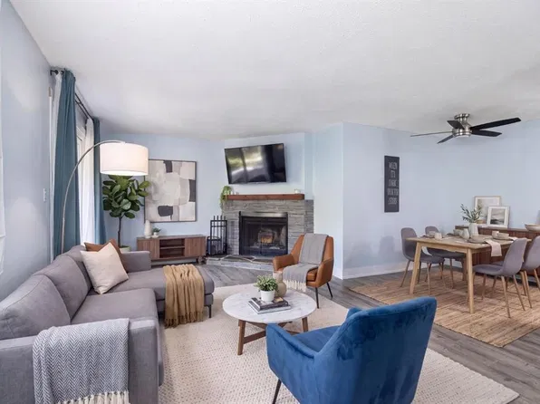 930 N Royal Ave SW #4, Calgary, AB T2T 0L5
