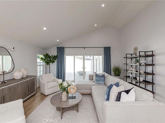 4th image of 7426 Leescott Ave