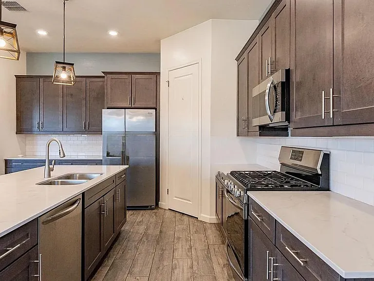 2811 W Pollack St — Photo 12