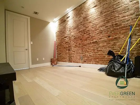 Rented by Evergreen Apartments BK | media 46