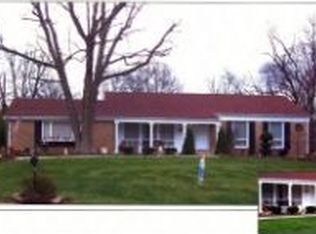 332 Country Club Dr, Ballwin, MO