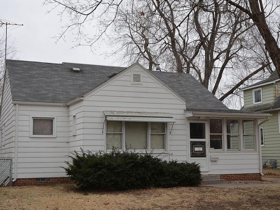 1st image of 3021 E 8th Ave