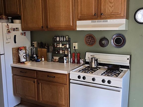 3rd image of 2321 E Belleview Pl APT F