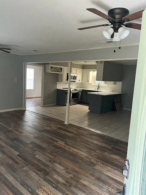 3 bed, 2.0 bath, 1676 sqft, $1,850 — Photo 3