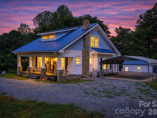 1231 Caldwell Pl NW, Lenoir, NC 28645