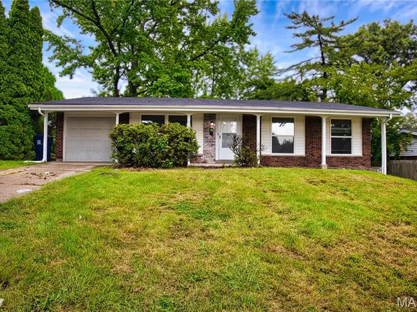 3535 Brookstone Dr, Florissant, MO 63033