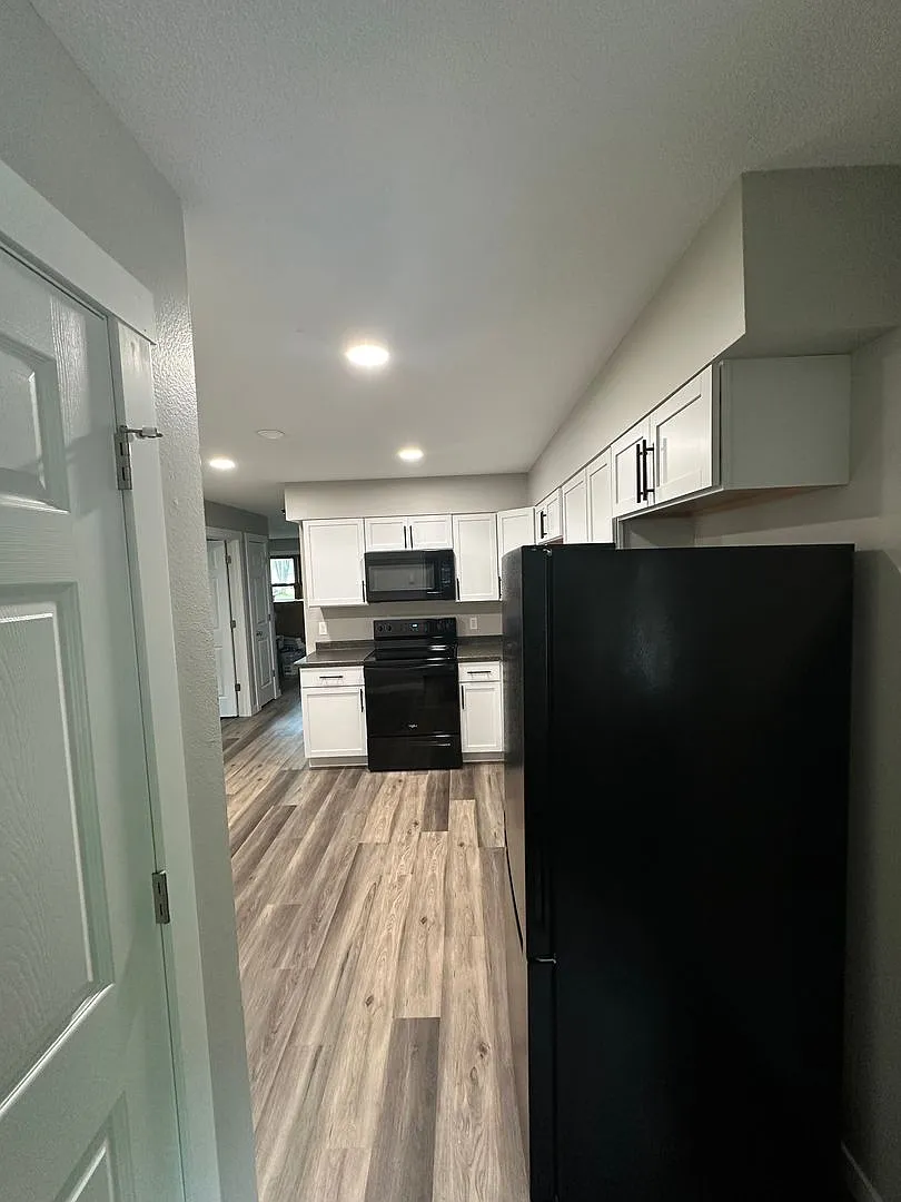 2 bed, 818 sqft, $1,100 — Photo 3