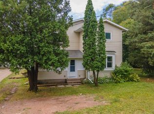 922 Evans St, Waupaca, WI 54981