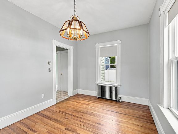 4th image of 16 Lochwan St #16