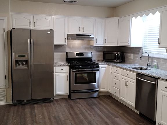4th image of 403 Westvale Dr