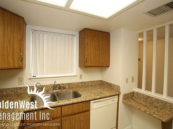 4th image of 3823 S Maryland Pkwy Unit W3